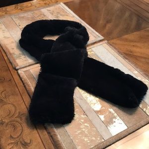 Faux fur black scarf soft touch
